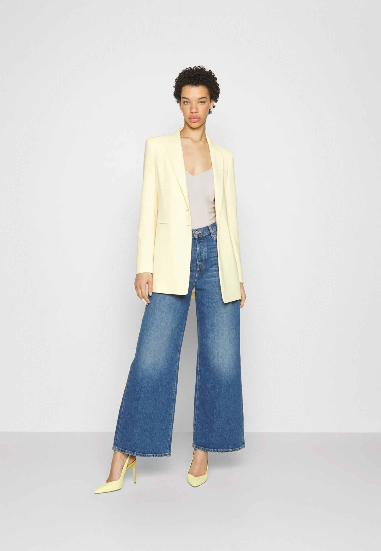 7 For All Mankind Zoey Explorer - Jean Boyfriend - Blue Denim 2 7 For All Mankind Zoey Explorer - Jean Boyfriend - Blue Denim – Image 2