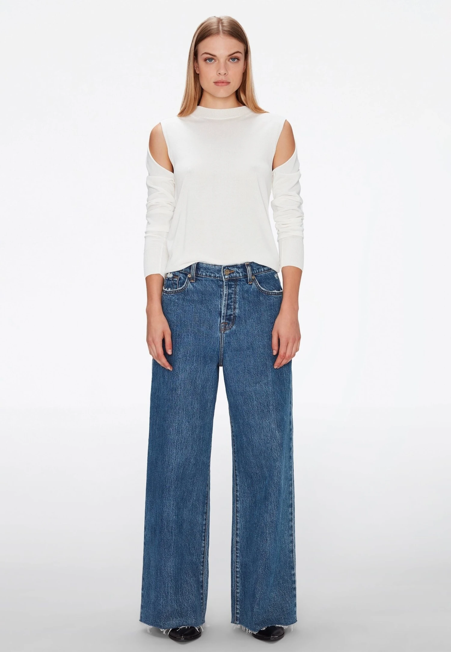 7 For All Mankind Zoey - Jean Flare - Mid Blue 5 7 For All Mankind Zoey - Jean Flare - Mid Blue – Image 5