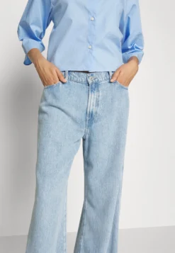 7 For All Mankind Lotta Laguna - Jean Bootcut - Light Blue 13 7 For All Mankind Lotta Laguna - Jean Bootcut - Light Blue -7 For All Mankind 0597de6ca5214fe0a1e79d2ecb0d82d3 scaled