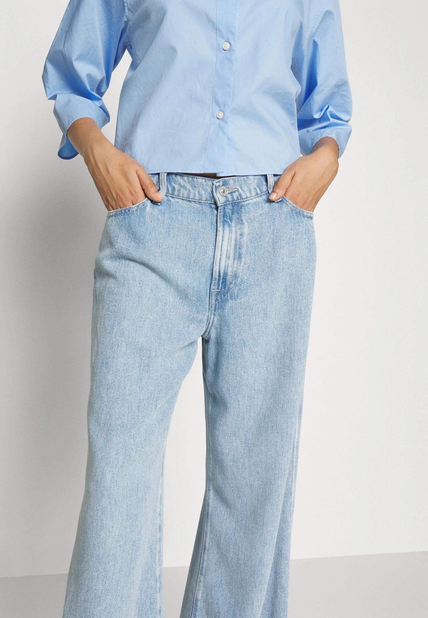 7 For All Mankind Lotta Laguna - Jean Bootcut - Light Blue 6 7 For All Mankind Lotta Laguna - Jean Bootcut - Light Blue – Image 6