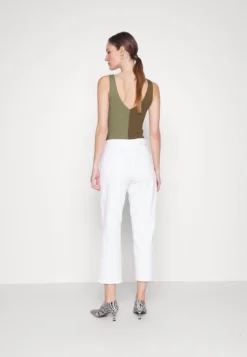 7 For All Mankind The Modern Straight - Jean Droit - White -7 For All Mankind 0ee0f5dbbab84c5c8110620ef2dfe75e scaled