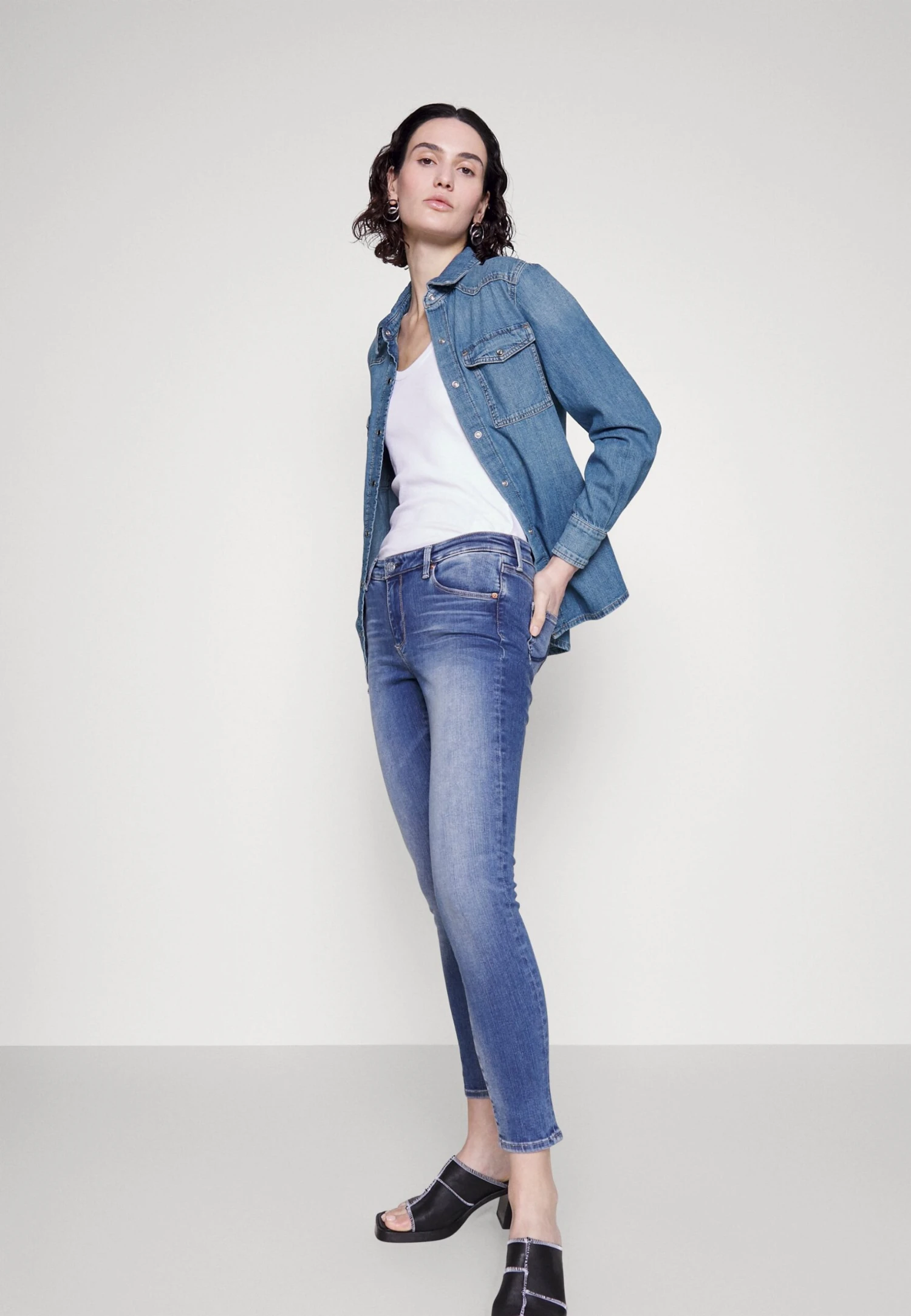 7 For All Mankind Emilia Clear Day - Chemisier - Mid Blue 6 7 For All Mankind Emilia Clear Day - Chemisier - Mid Blue – Image 6