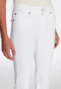 7 For All Mankind Jean Bootcut - White 9 7 For All Mankind Jean Bootcut - White -7 For All Mankind 1241303852cd4e468f8592b9080104c7 scaled