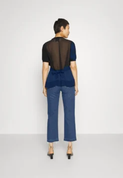 7 For All Mankind Logan Stovepipe Backstreet - Jean Droit - Mid Blue 8 7 For All Mankind Logan Stovepipe Backstreet - Jean Droit - Mid Blue -7 For All Mankind 13d08fe20df34685b7954d6d1d3f92e3 scaled