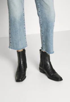 7 For All Mankind Logan Stovepipe Ode To - Jean Droit - Light Blue 13 7 For All Mankind Logan Stovepipe Ode To - Jean Droit - Light Blue -7 For All Mankind 1b6d72a213374479bf8ca1cc7ad86d07 scaled