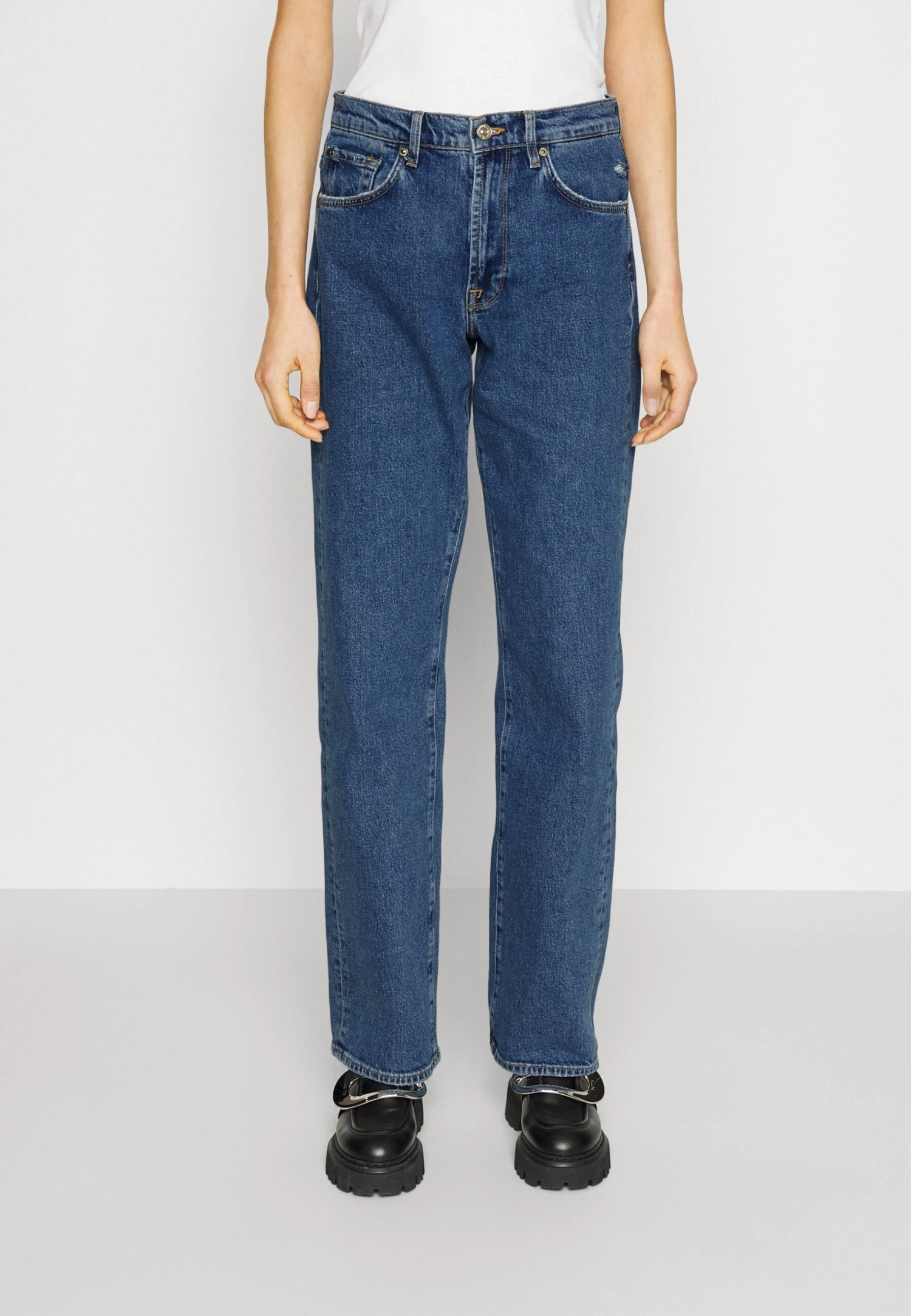 7 For All Mankind Tess Trouser Blaze - Jean Droit - Mid Blue 1 7 For All Mankind Tess Trouser Blaze - Jean Droit - Mid Blue