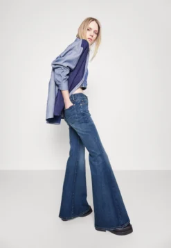7 For All Mankind Karli Soho - Jean Bootcut - Light Blue -7 For All Mankind 261953a93d7a4714b1fffe1a79a064d1 scaled