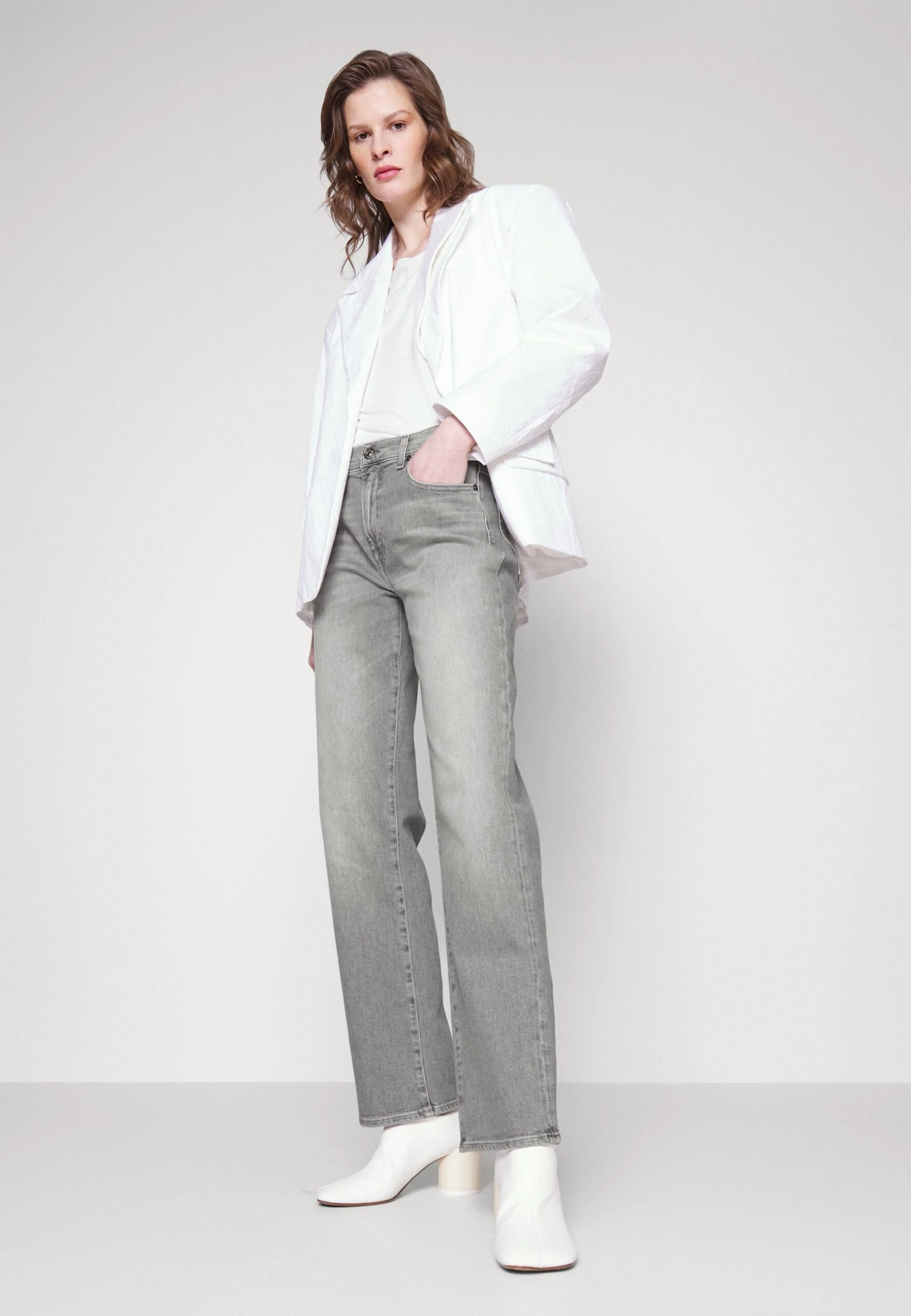 7 For All Mankind Ellie Luxvinmoo - Jean Droit - Grey 4 7 For All Mankind Ellie Luxvinmoo - Jean Droit - Grey – Image 4