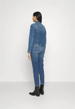 7 For All Mankind Modern Trucker - Veste En Jean - Dark Blue -7 For All Mankind 385e14f4b001435a8edd7f986336c427 scaled