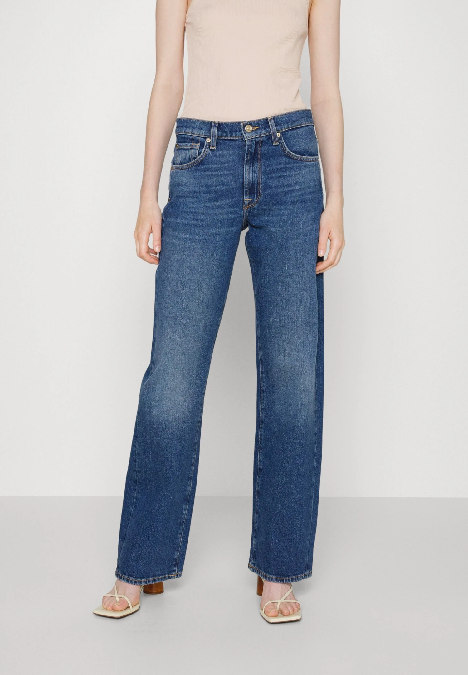 7 For All Mankind Tess Trouser Explorer - Jean Boyfriend - Mid Blue 1 7 For All Mankind Tess Trouser Explorer - Jean Boyfriend - Mid Blue
