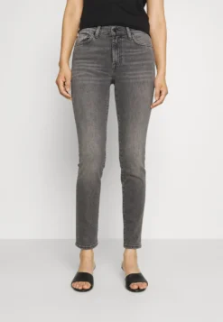 7 For All Mankind Roxanne Luxe Vintage Courage - Jean Slim - Black