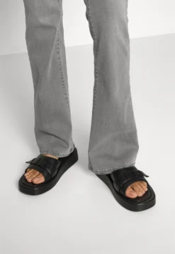 7 For All Mankind Bootcut Bair Silverlining - Jean Bootcut - Grey 12 7 For All Mankind Bootcut Bair Silverlining - Jean Bootcut - Grey -7 For All Mankind 69fd3a3ccbac4d66b22d0b81bbed6ad5 scaled