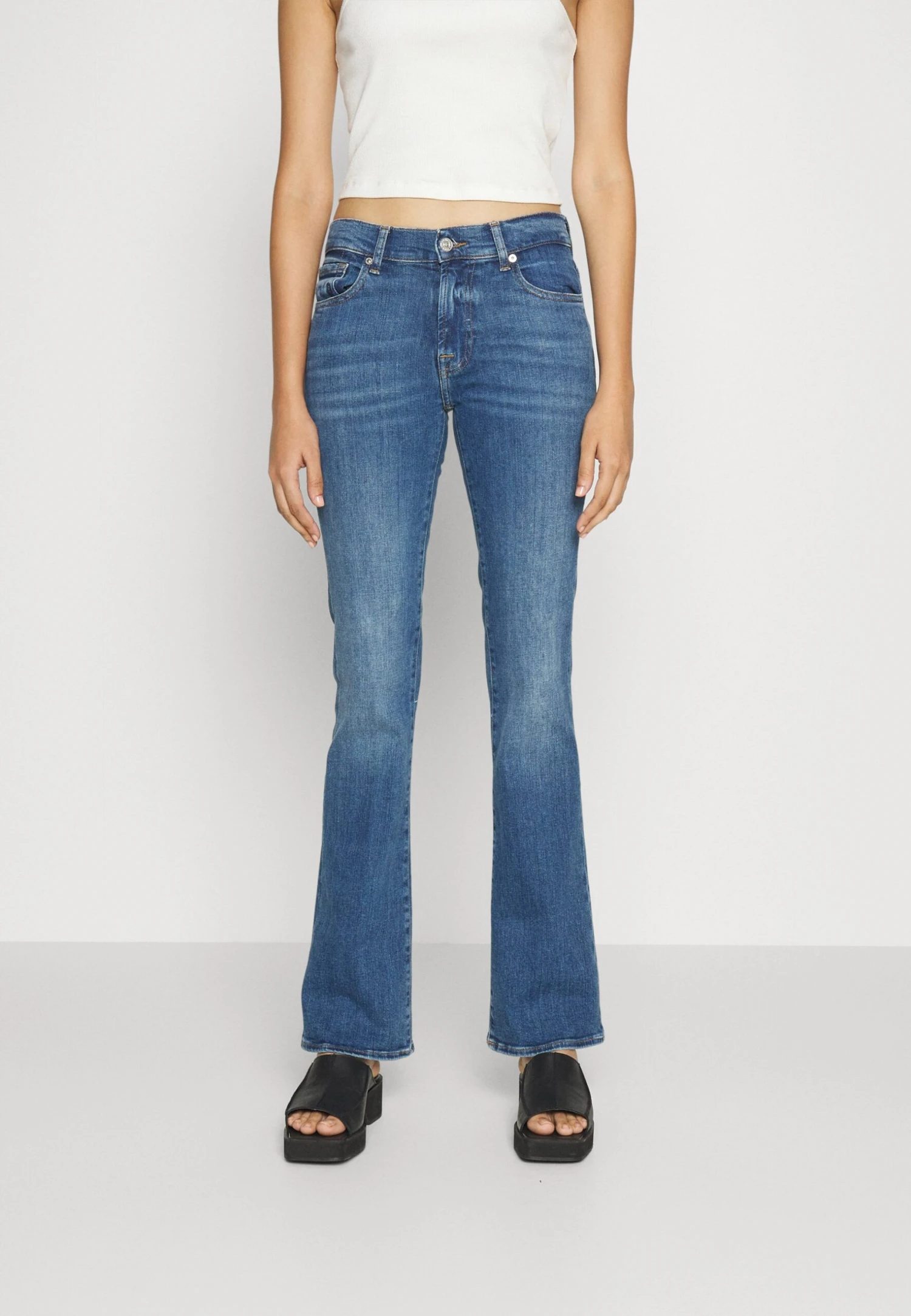 7 For All Mankind Illusion Outer - Jean Bootcut - Mid Blue 1 7 For All Mankind Illusion Outer - Jean Bootcut - Mid Blue