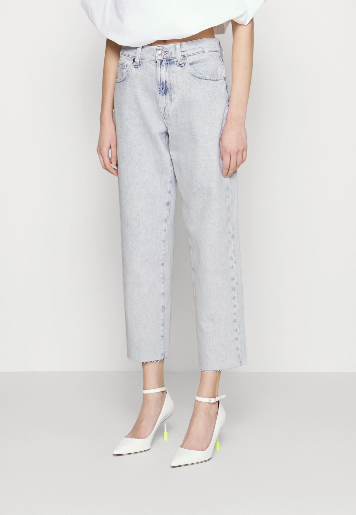 7 For All Mankind The Modern Straight Ice Pop - Jean Boyfriend - Light Blue 1 7 For All Mankind The Modern Straight Ice Pop - Jean Boyfriend - Light Blue