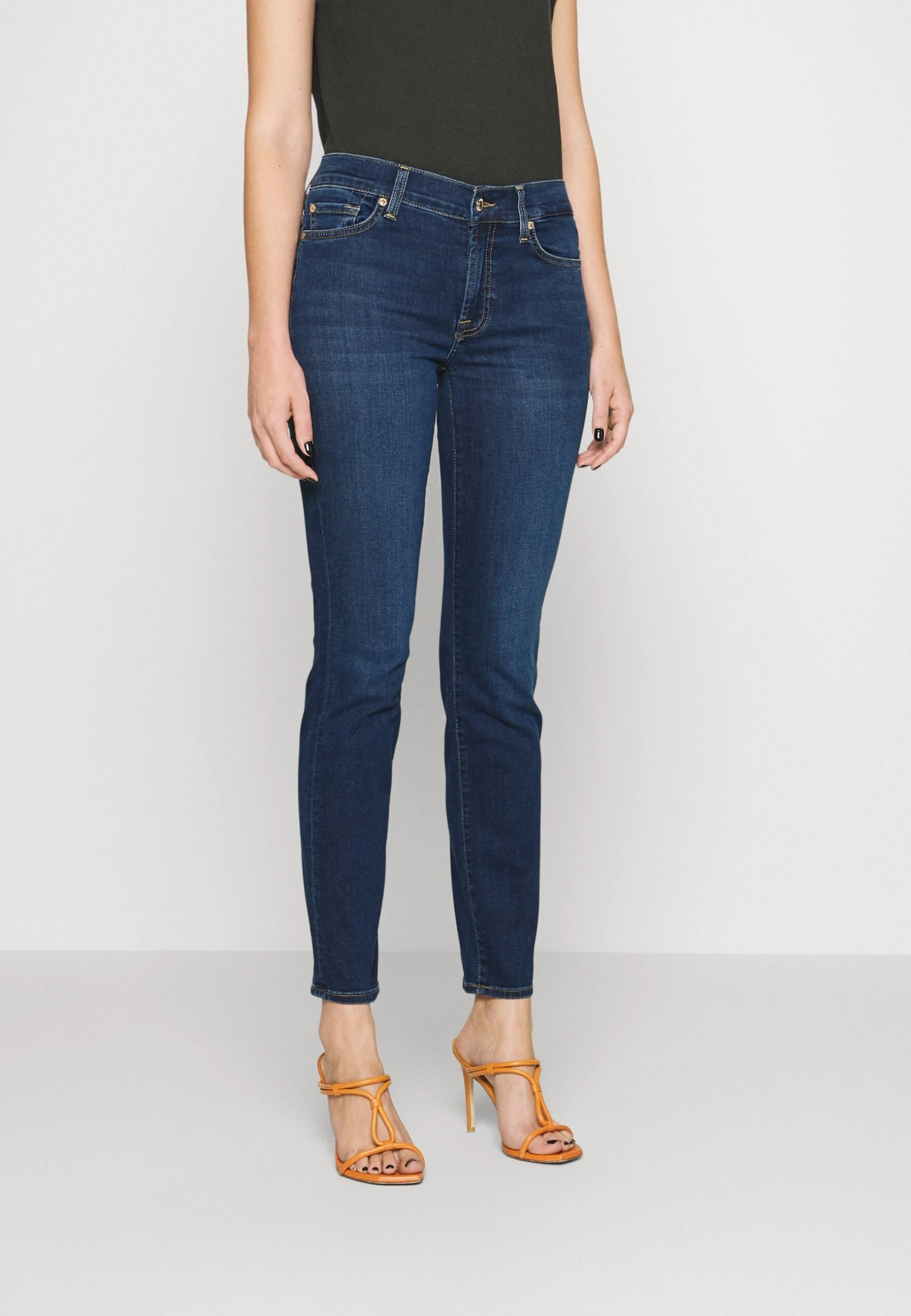 7 For All Mankind Roxanne Bair - Jean Slim - Dark Blue 1 7 For All Mankind Roxanne Bair - Jean Slim - Dark Blue