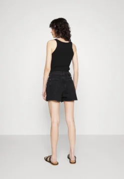 7 For All Mankind Easy Ruby Collide - Short En Jean - Black 9 7 For All Mankind Easy Ruby Collide - Short En Jean - Black -7 For All Mankind 91bb507a20e54bf0b89029f721857130 scaled