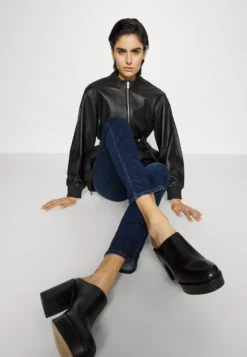 7 For All Mankind Kimmie Sliillfor - Jean Droit - Dark Blue -7 For All Mankind 96b7f4f276dc4cb19a4565154dbf0e0b scaled