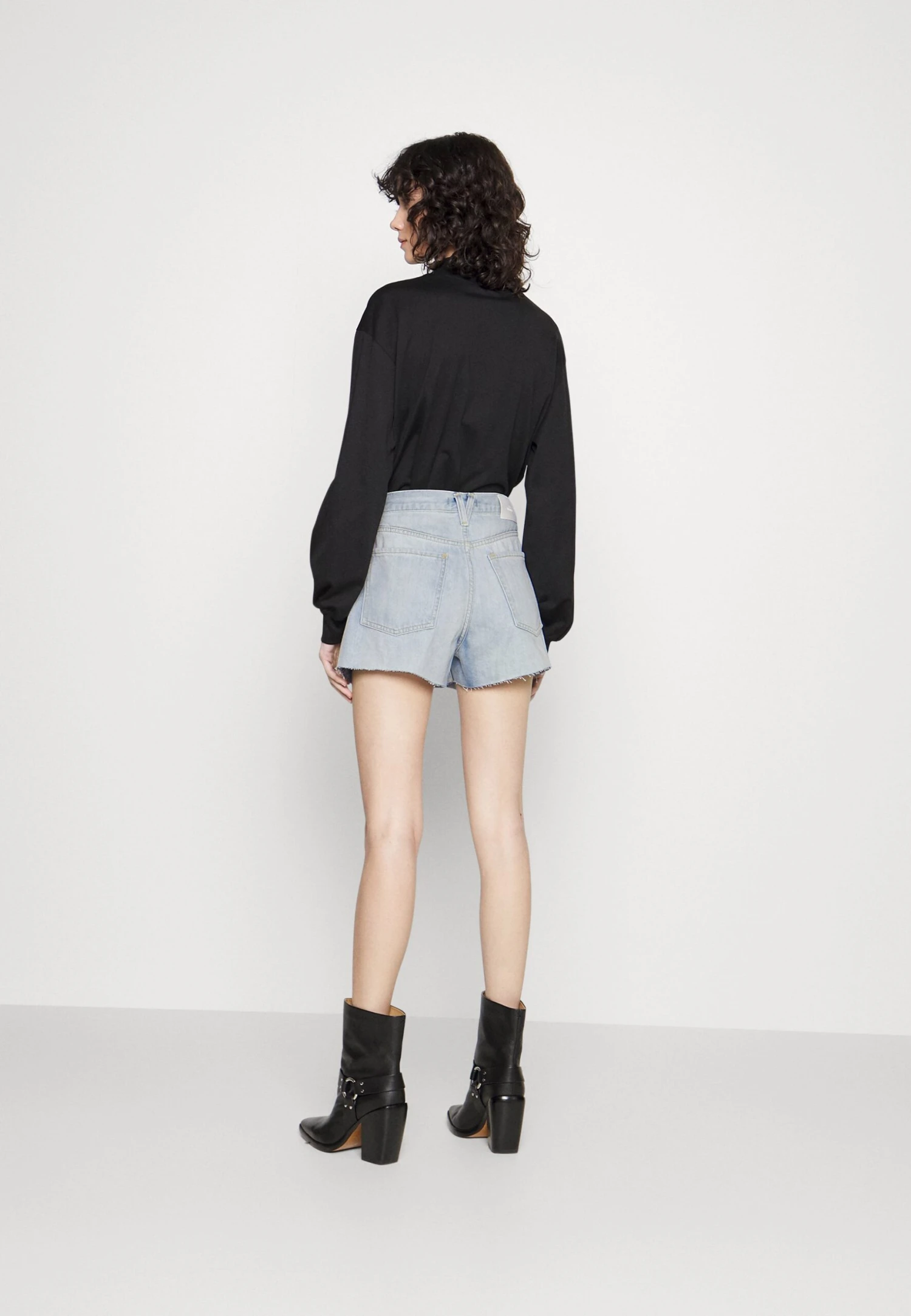 7 For All Mankind Monroe Poolside - Short En Jean - Light Blue 3 7 For All Mankind Monroe Poolside - Short En Jean - Light Blue – Image 3