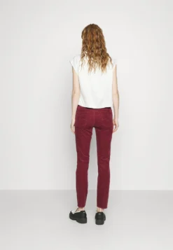 7 For All Mankind Roxanne - Pantalon Classique - Red 8 7 For All Mankind Roxanne - Pantalon Classique - Red -7 For All Mankind 9a673be5d41a431e80651eb71d8e155d scaled