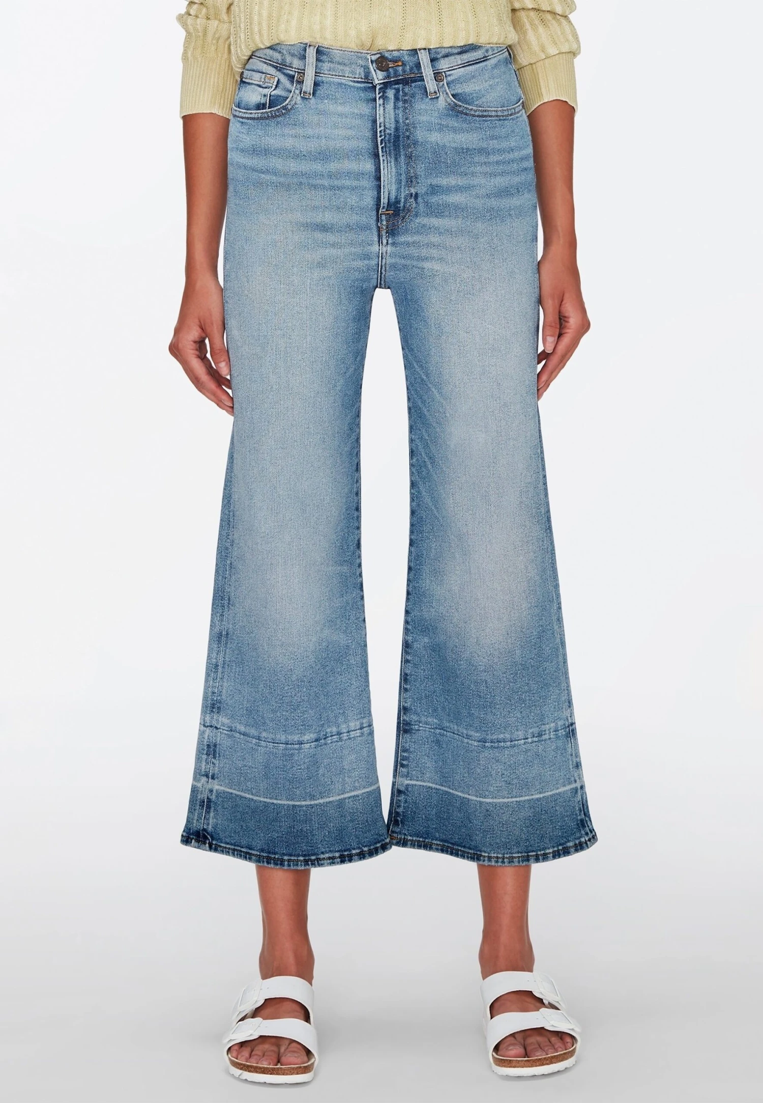 7 For All Mankind The Cropped Jo - Jean Flare - Light Blue 1 7 For All Mankind The Cropped Jo - Jean Flare - Light Blue
