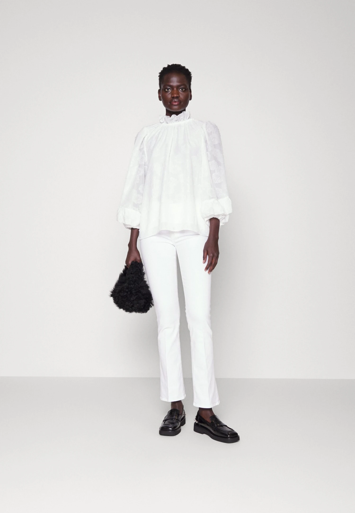 7 For All Mankind Bootcut Tailorless Optic - Jean Bootcut - White 2 7 For All Mankind Bootcut Tailorless Optic - Jean Bootcut - White – Image 2