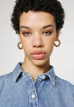 7 For All Mankind Laura Shirt Dress Affair - Robe En Jean - Light Blue 10 7 For All Mankind Laura Shirt Dress Affair - Robe En Jean - Light Blue -7 For All Mankind 9faf642aed3f4004a0515fe60a46487b scaled