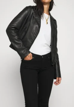 7 For All Mankind Rinsed - Jeans Skinny - Black 10 7 For All Mankind Rinsed - Jeans Skinny - Black -7 For All Mankind a6359c30b7274a16aec63246efa28991 scaled