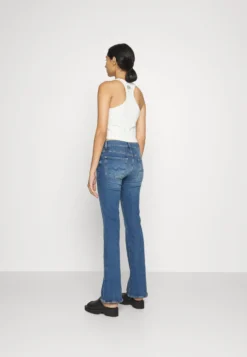 7 For All Mankind Illusion Outer - Jean Bootcut - Mid Blue 9 7 For All Mankind Illusion Outer - Jean Bootcut - Mid Blue -7 For All Mankind a65dbe56b30445969b5ede56046809f5 scaled