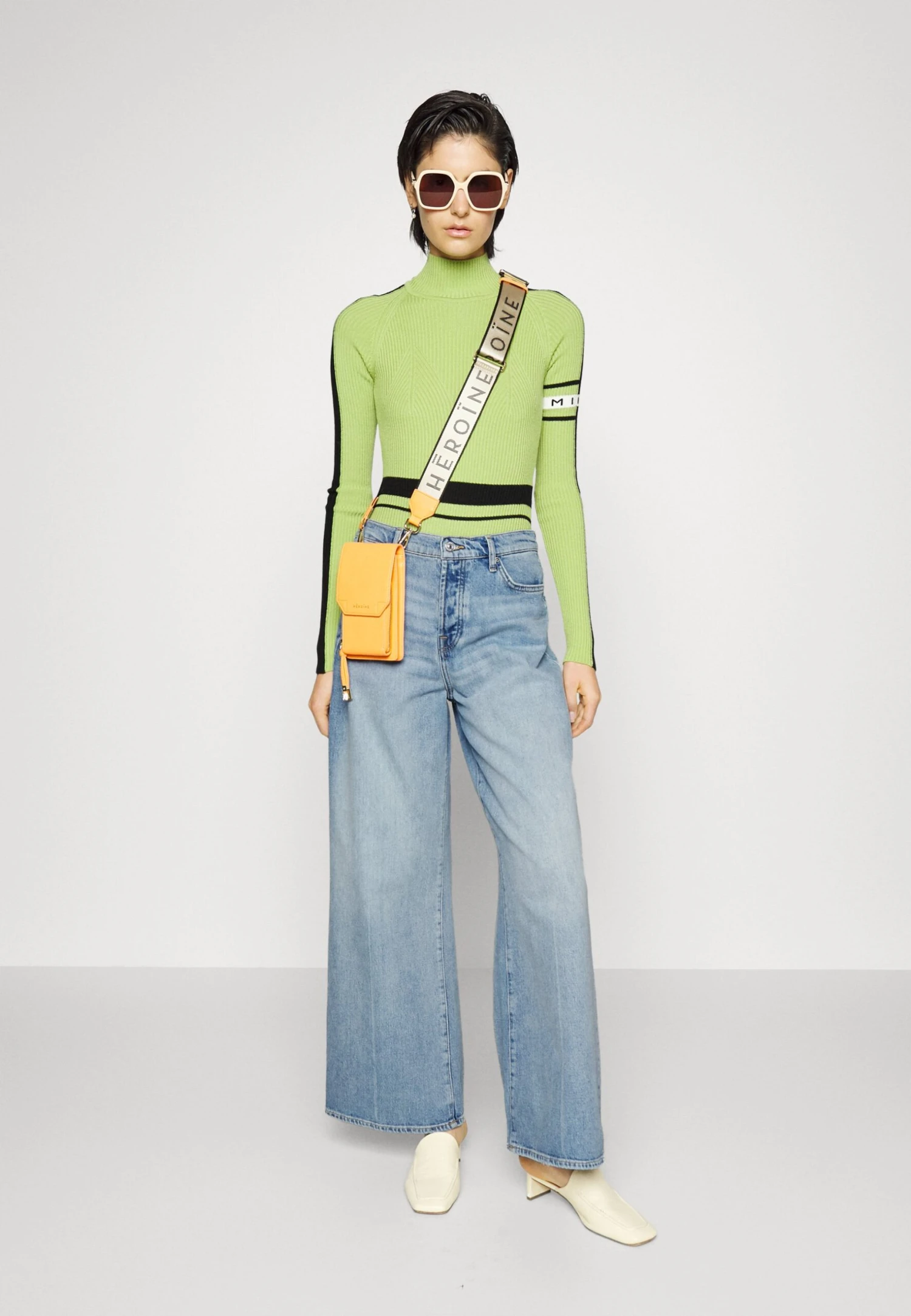 7 For All Mankind Zoey Air Wash - Jean Droit - Light Blue 2 7 For All Mankind Zoey Air Wash - Jean Droit - Light Blue – Image 2