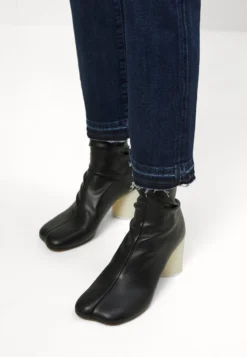 7 For All Mankind The Crop Soho - Jean Droit - Dark Blue 9 7 For All Mankind The Crop Soho - Jean Droit - Dark Blue -7 For All Mankind ac88f2b62c8246eb92da062bc234bad5 scaled