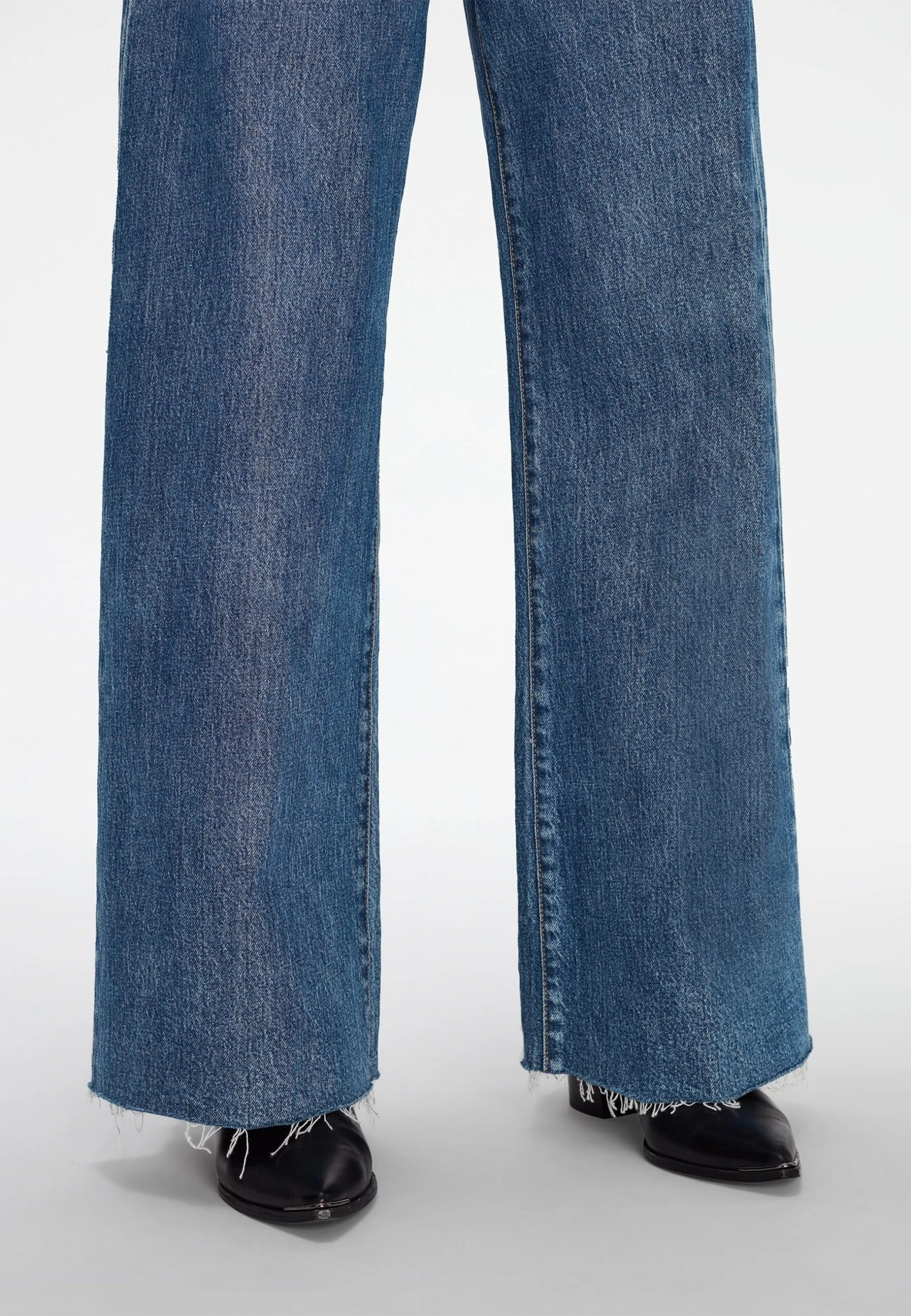 7 For All Mankind Zoey - Jean Flare - Mid Blue 4 7 For All Mankind Zoey - Jean Flare - Mid Blue – Image 4