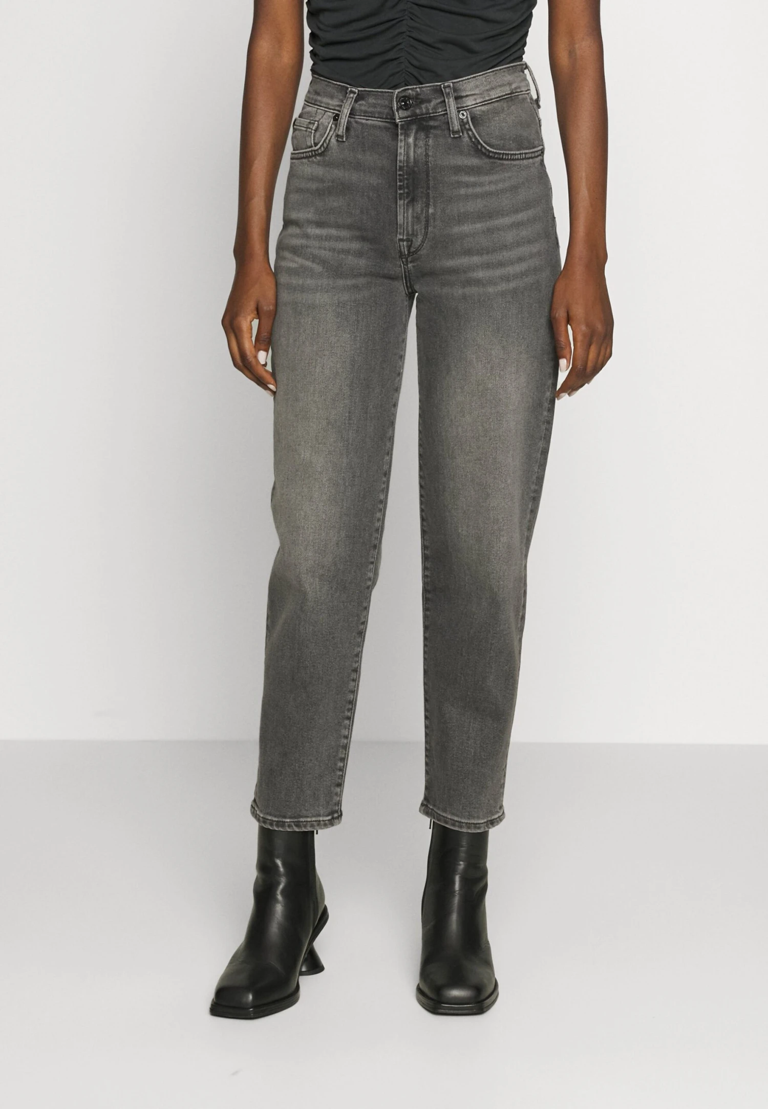 7 For All Mankind Malia Luxe Vintage Courage - Jean Boyfriend - Black 1 7 For All Mankind Malia Luxe Vintage Courage - Jean Boyfriend - Black