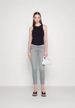 7 For All Mankind Roxanne Ankle Anchor - Jeans Skinny - Grey 7 7 For All Mankind Roxanne Ankle Anchor - Jeans Skinny - Grey -7 For All Mankind bf8d906cf81540f5ac6e668420b7b247 scaled