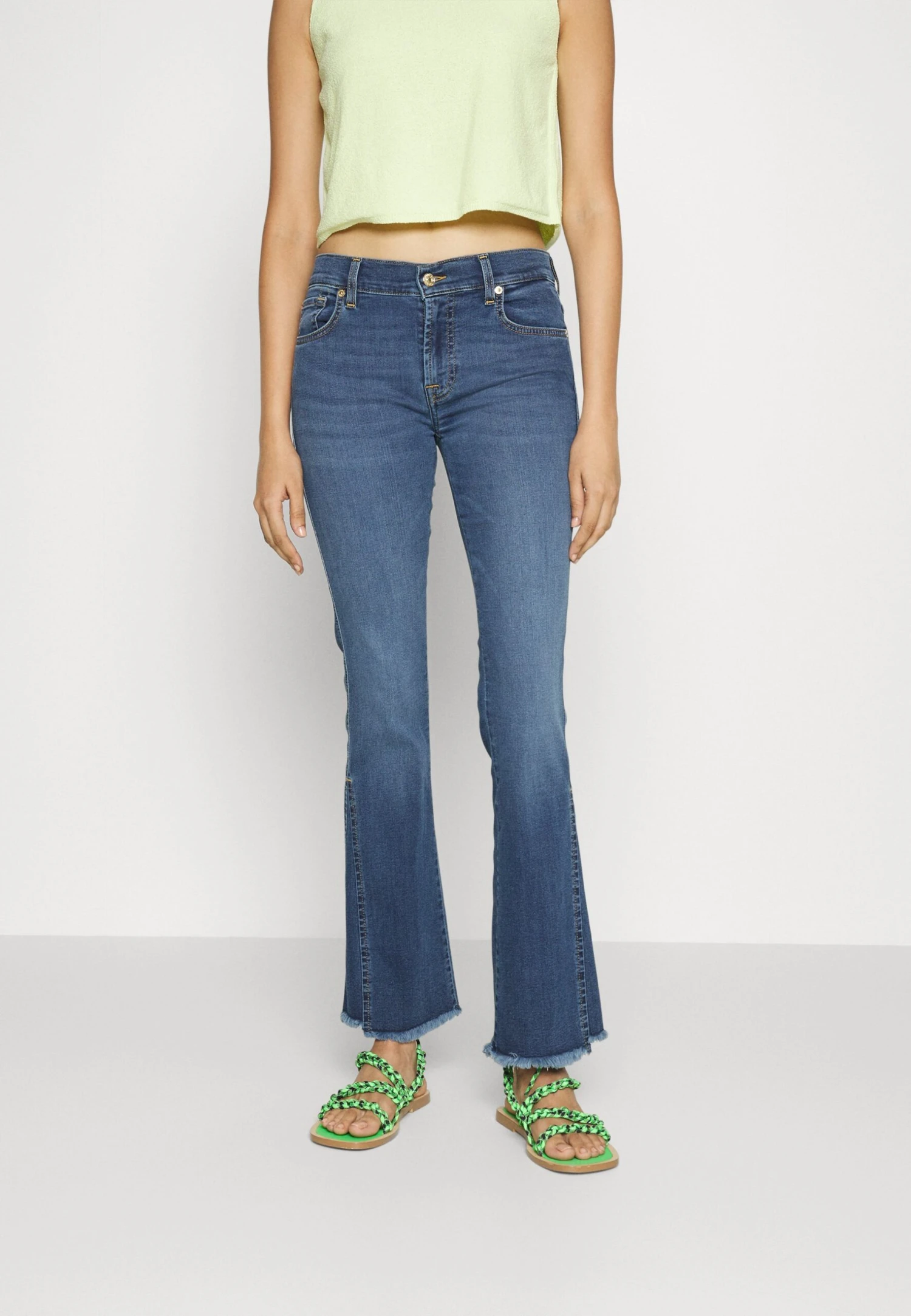 7 For All Mankind Tailorless Baiduc - Jean Bootcut - Mid Blue 1 7 For All Mankind Tailorless Baiduc - Jean Bootcut - Mid Blue