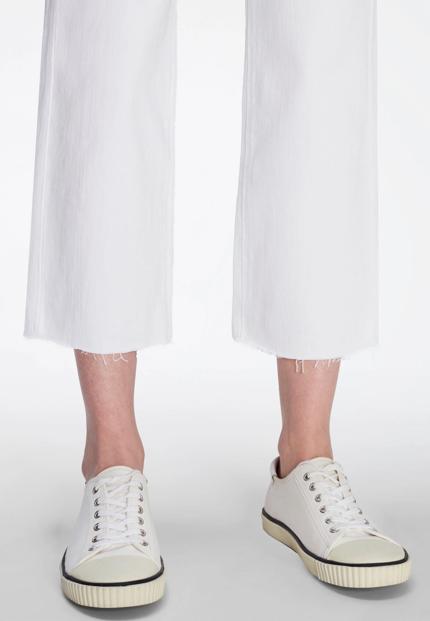 7 For All Mankind Logan Stovepipe - Jean Droit - White 4 7 For All Mankind Logan Stovepipe - Jean Droit - White – Image 4