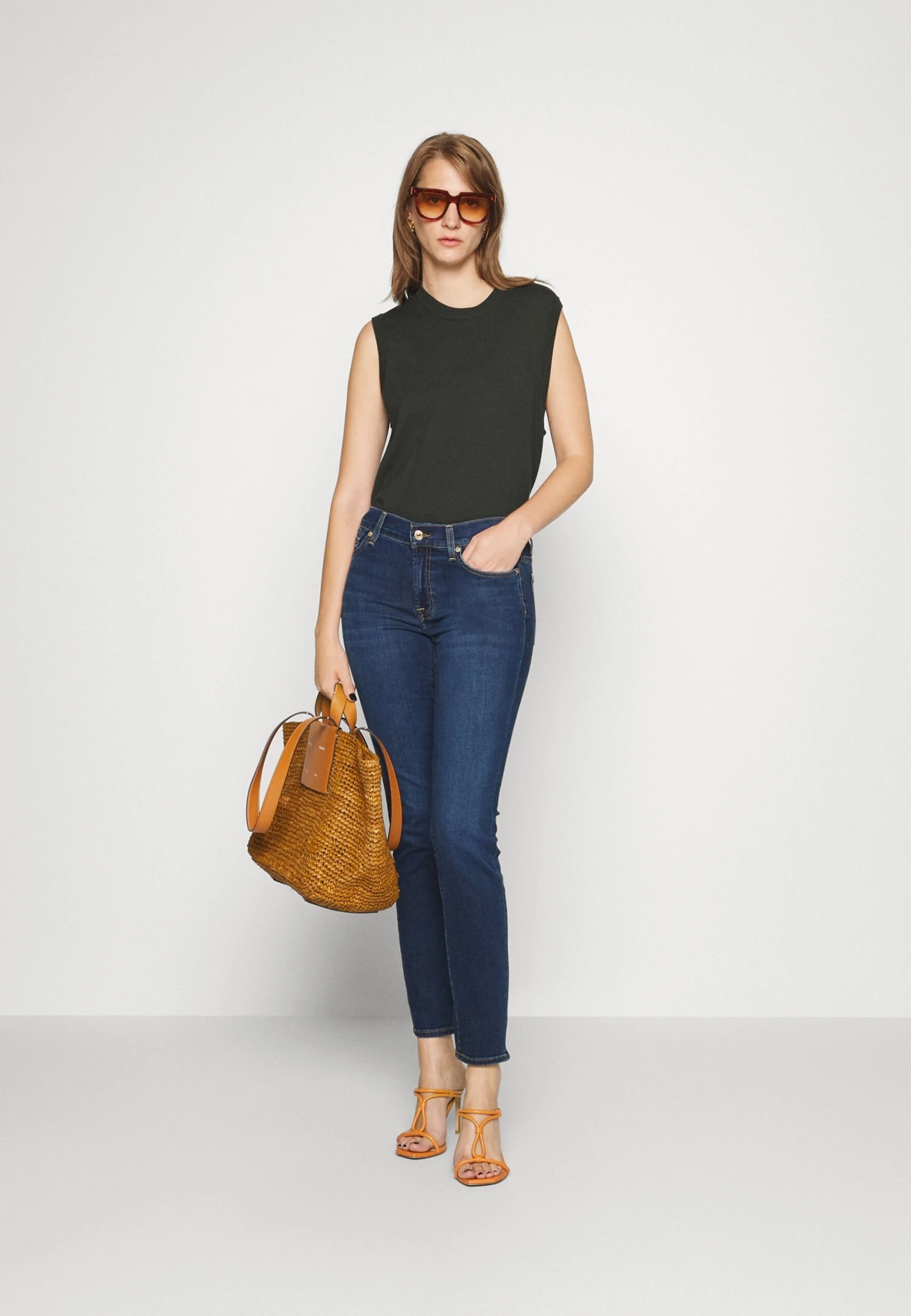 7 For All Mankind Roxanne Bair - Jean Slim - Dark Blue 2 7 For All Mankind Roxanne Bair - Jean Slim - Dark Blue – Image 2