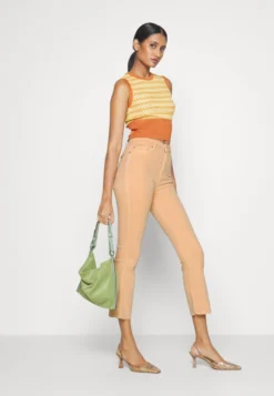 7 For All Mankind Slim Kick Colored - Jean Flare - Orange -7 For All Mankind e07cd1d5fcb64c12bfd1afb4ab76fbd4 scaled