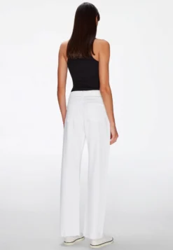 7 For All Mankind Tess Yacht - Jean Boyfriend - White 7 7 For All Mankind Tess Yacht - Jean Boyfriend - White -7 For All Mankind e3cb0e9edb0a4302a76d7e6d4038e89b scaled