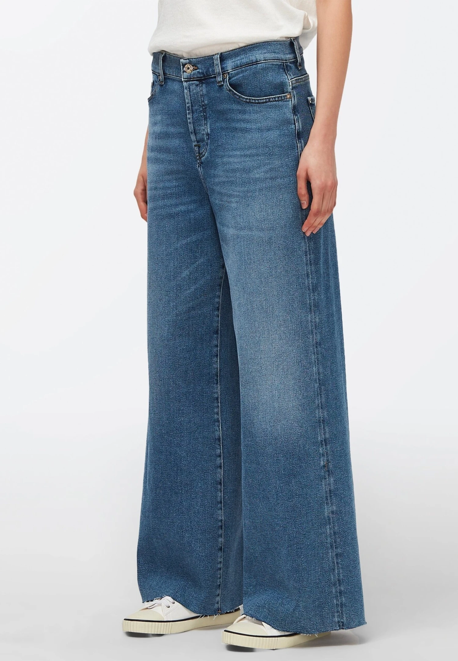 7 For All Mankind Zoey - Jean Flare - Light Blue 1 7 For All Mankind Zoey - Jean Flare - Light Blue