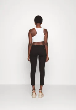 7 For All Mankind The Ankle Skinny Bair Eco Rinsed - Jeans Skinny - Black 8 7 For All Mankind The Ankle Skinny Bair Eco Rinsed - Jeans Skinny - Black -7 For All Mankind e64fac1db5964885bb3a142c020badf9 scaled