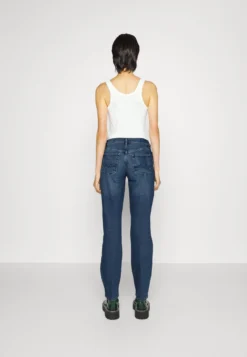7 For All Mankind Ellie Luxvinspo - Jean Droit - Dark Blue 8 7 For All Mankind Ellie Luxvinspo - Jean Droit - Dark Blue -7 For All Mankind f597aa2c97cf4f74be72508684607192 scaled