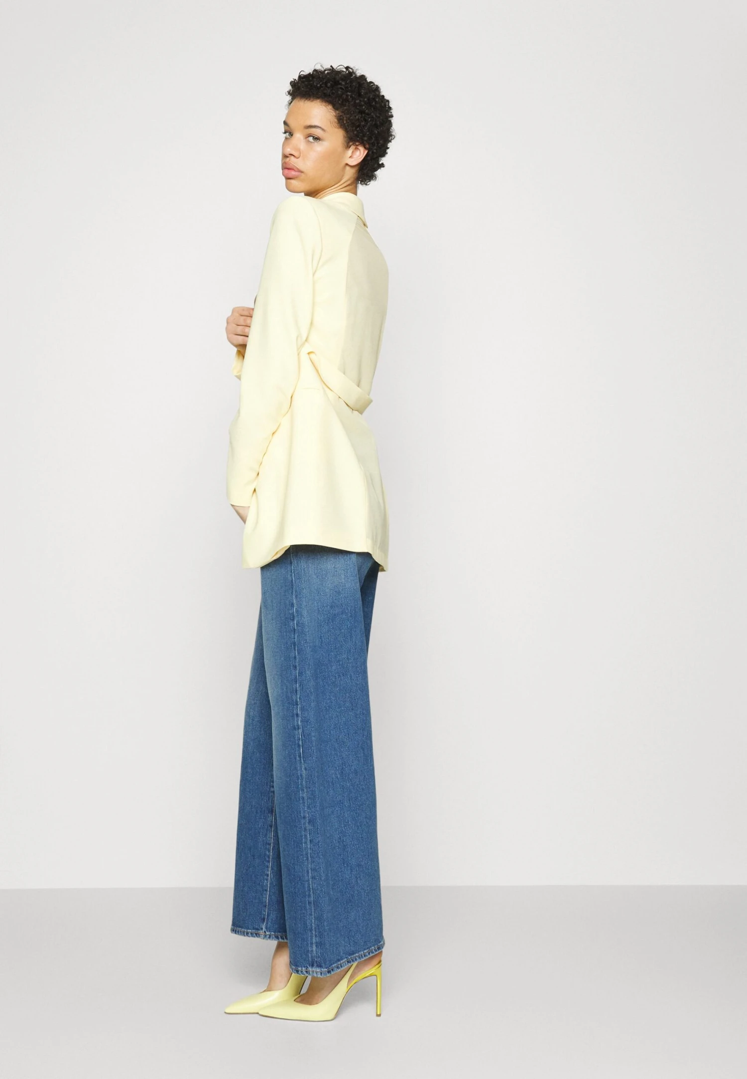 7 For All Mankind Zoey Explorer - Jean Boyfriend - Blue Denim 5 7 For All Mankind Zoey Explorer - Jean Boyfriend - Blue Denim – Image 5