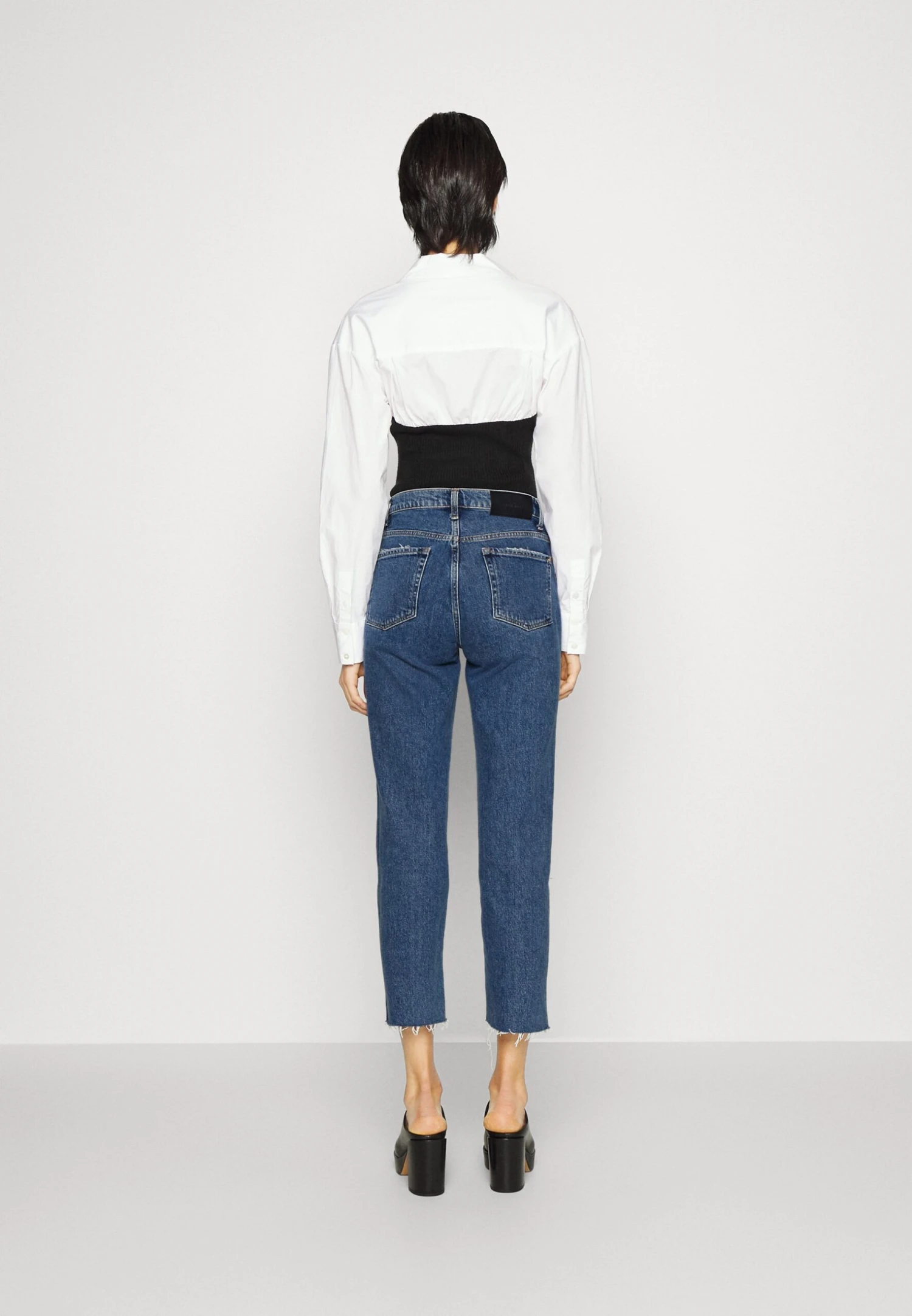 7 For All Mankind Logan Stovepipe Blaze - Jean Droit - Mid Blue 3 7 For All Mankind Logan Stovepipe Blaze - Jean Droit - Mid Blue – Image 3