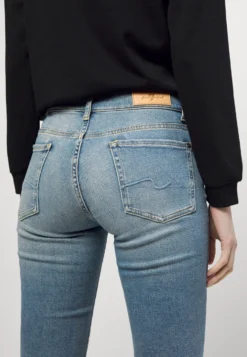 7 For All Mankind Roxanne Ankle - Jean Slim - Light Blue 11 7 For All Mankind Roxanne Ankle - Jean Slim - Light Blue -7 For All Mankind fb8332ac70ec4e79b2f955291b68af66 scaled