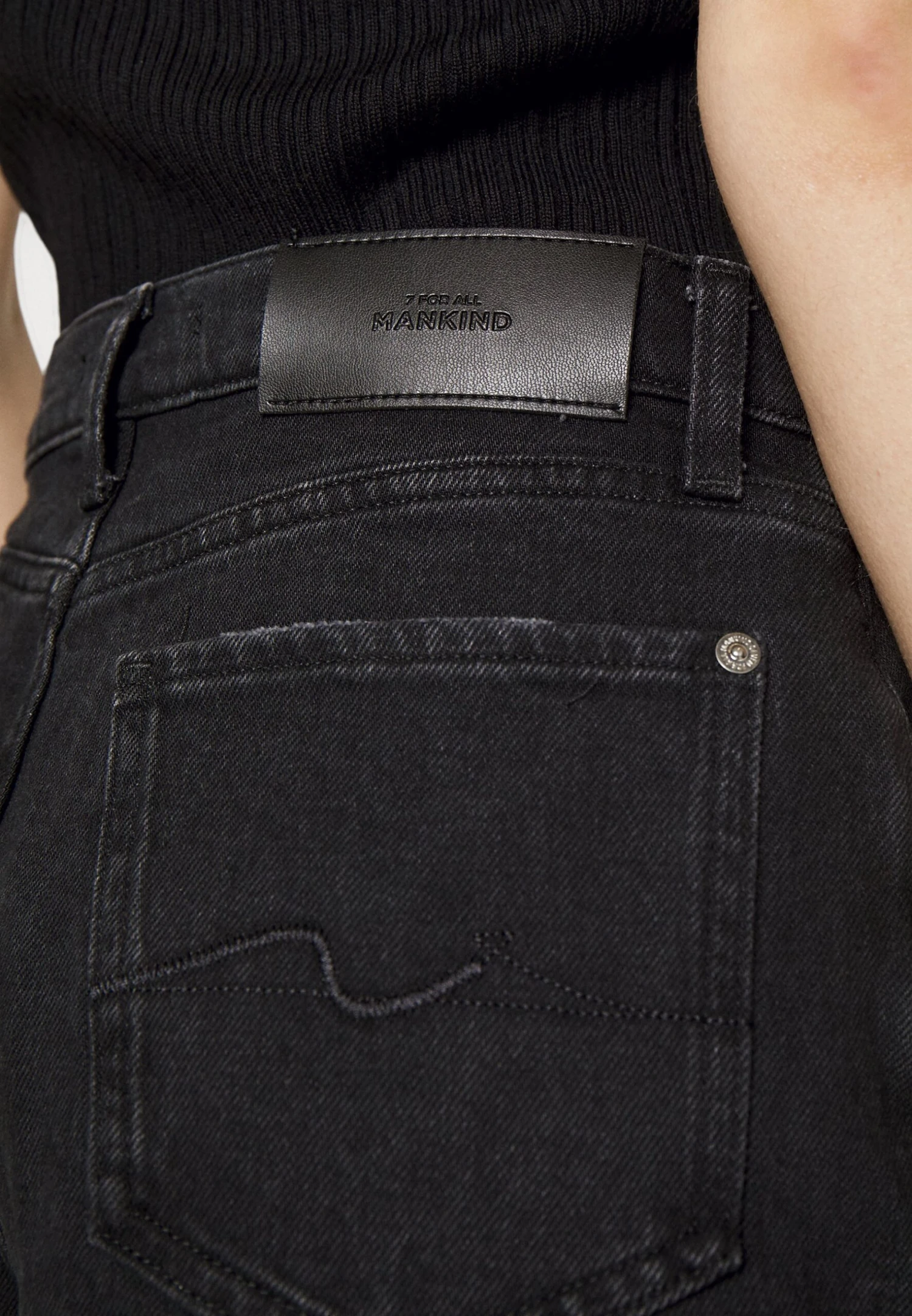 7 For All Mankind Easy Ruby Collide - Short En Jean - Black 7 7 For All Mankind Easy Ruby Collide - Short En Jean - Black – Image 7