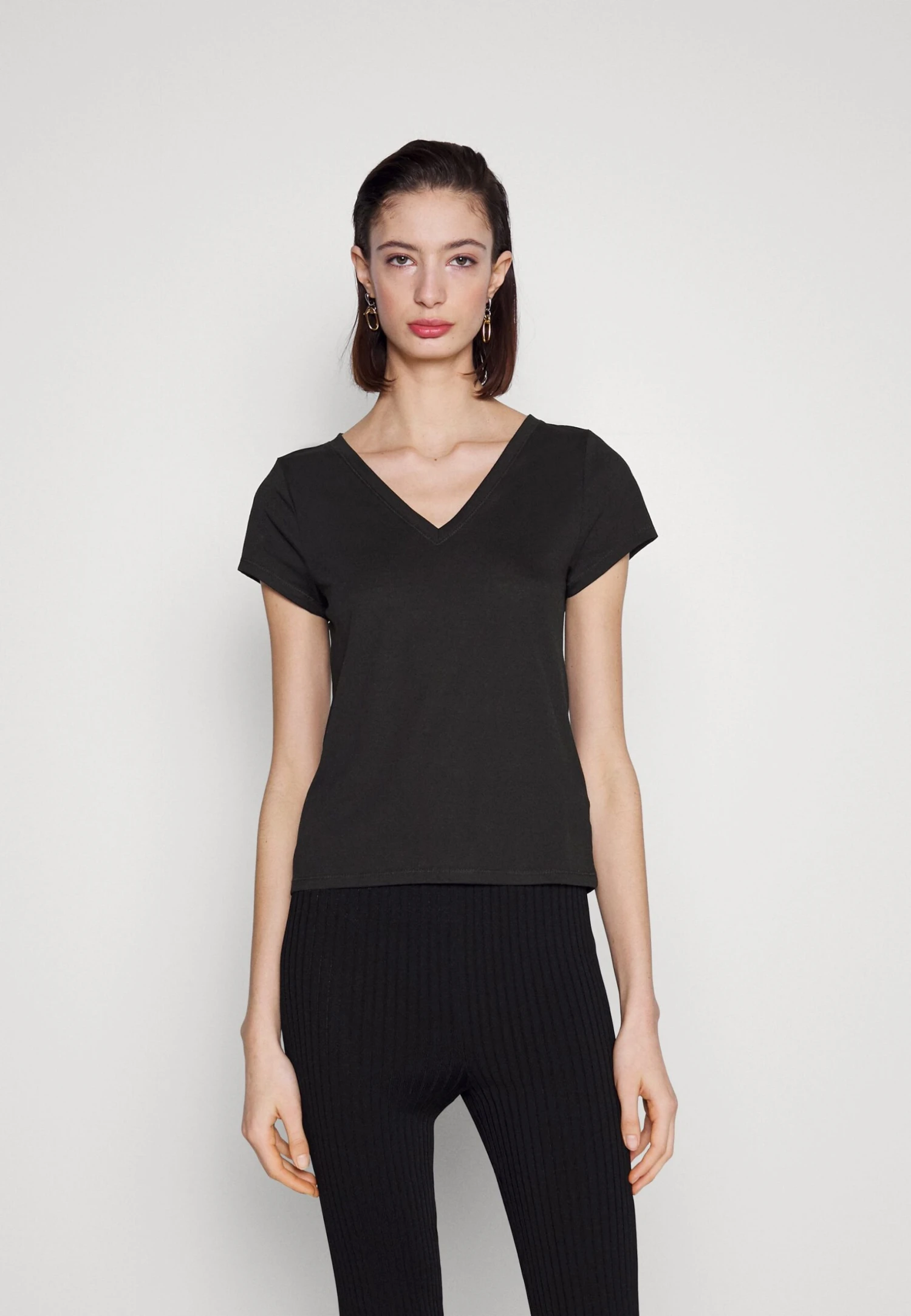 7 For All Mankind Andy Vneck Cotpol - T-Shirt Basique - Black 1 7 For All Mankind Andy Vneck Cotpol - T-Shirt Basique - Black